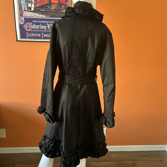 SAMUEL DONG black ruffled belted trench coat - Picture 9 of 10
